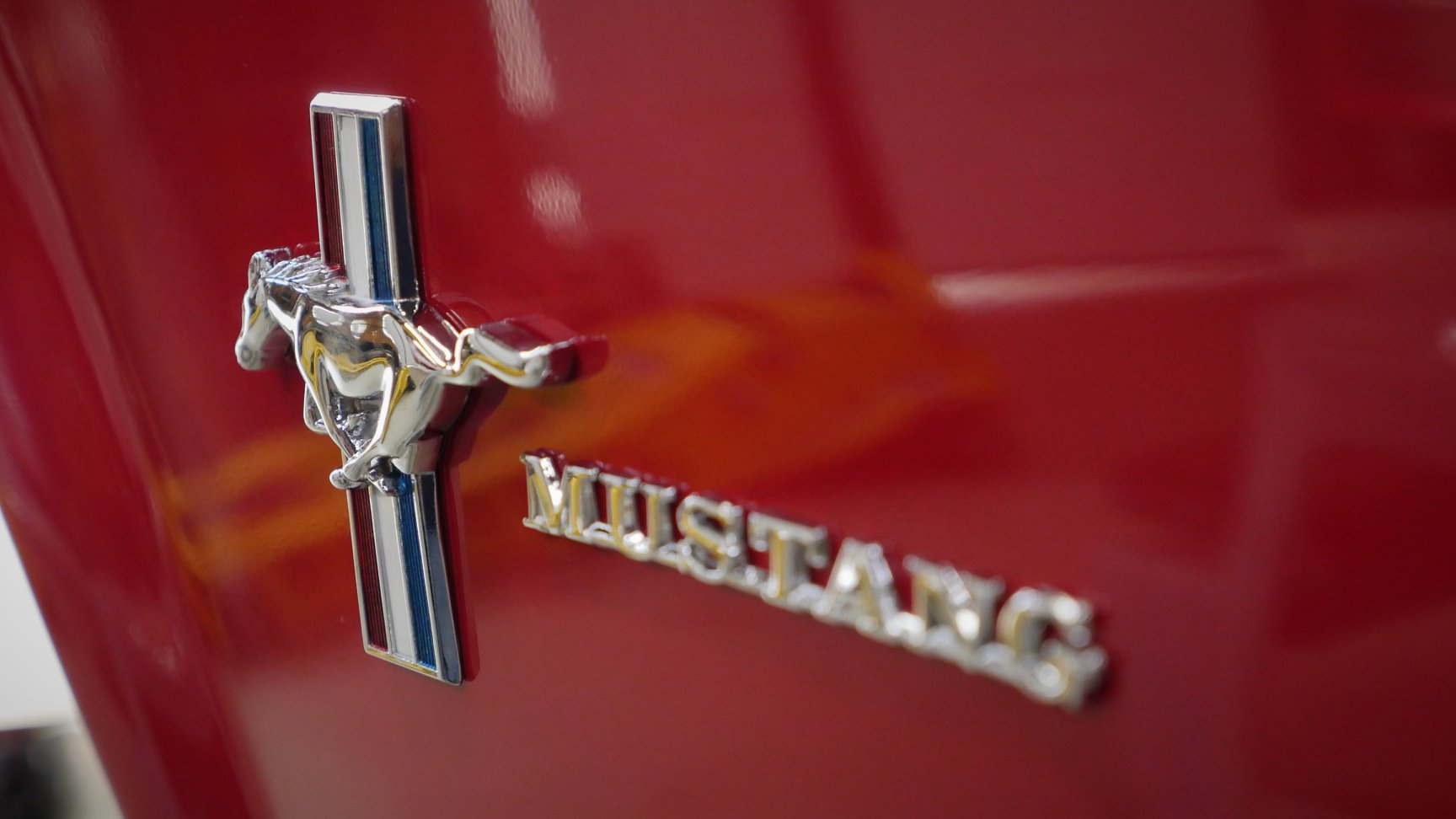 Mustang fender emblems