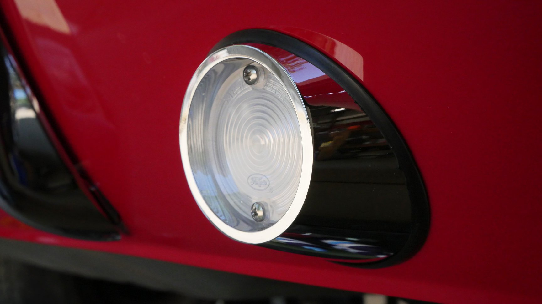 Stylish reverse lights in the lower rear valance. Everything about the old ones was deteriorated.